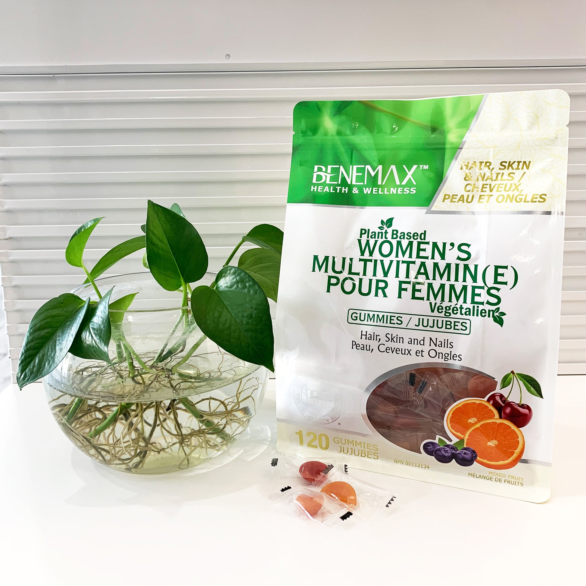 Women's Multivitamin 120 Gummies provides adequate calcium and antioxidants
